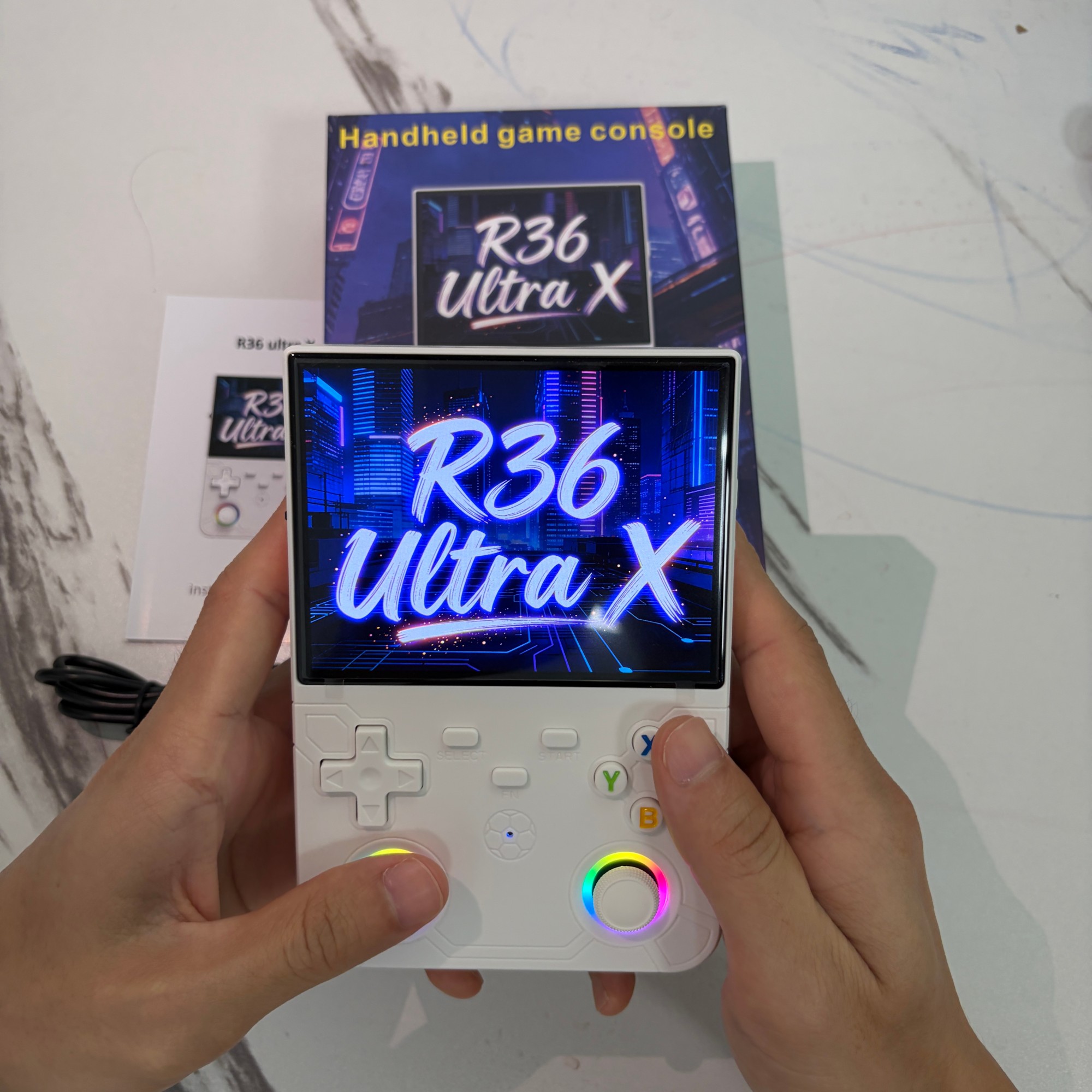 Przenośna konsola do gier retr – Gaming Console R36 Ultra recenzja i cena